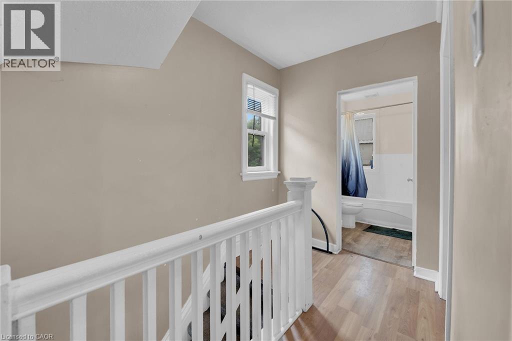 738 KING Street W - Image 21