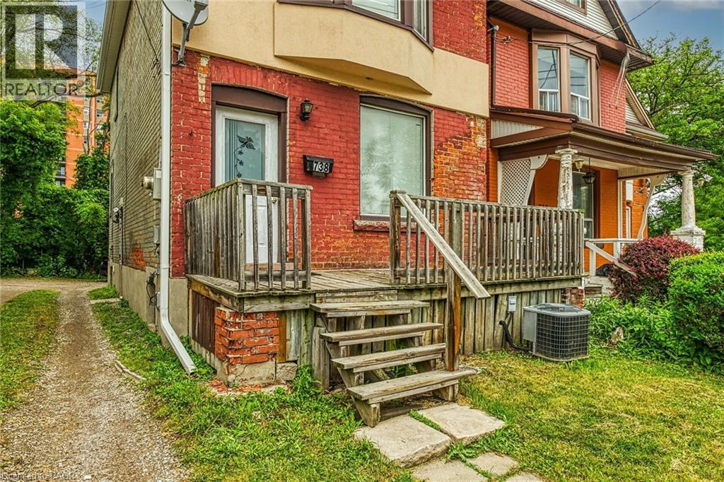 738 KING Street W - 5