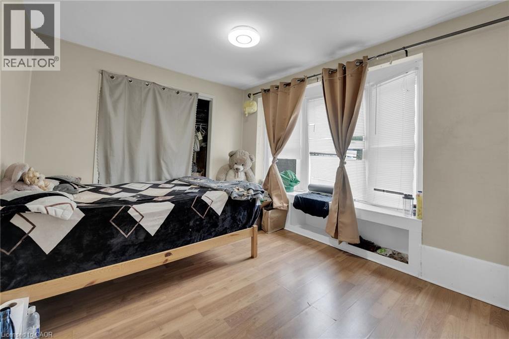 738 KING Street W - 22