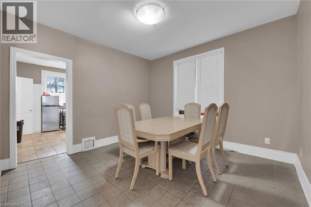 738 KING Street W - Image 12
