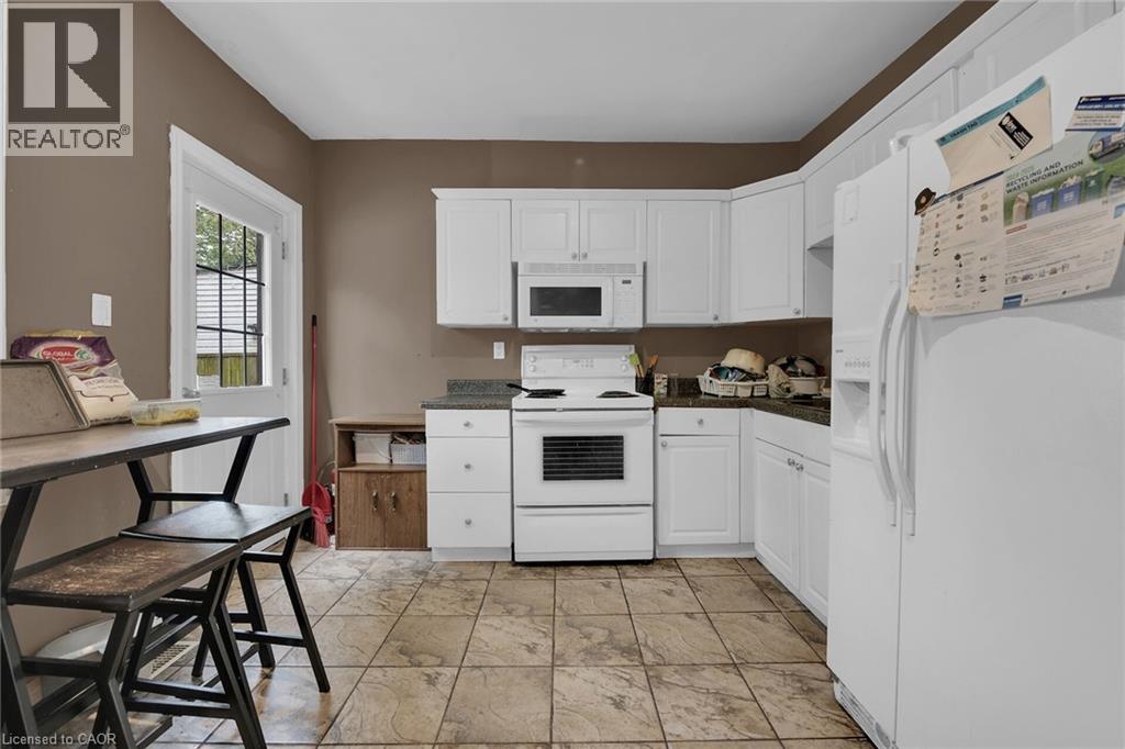738 KING Street W - Image 6