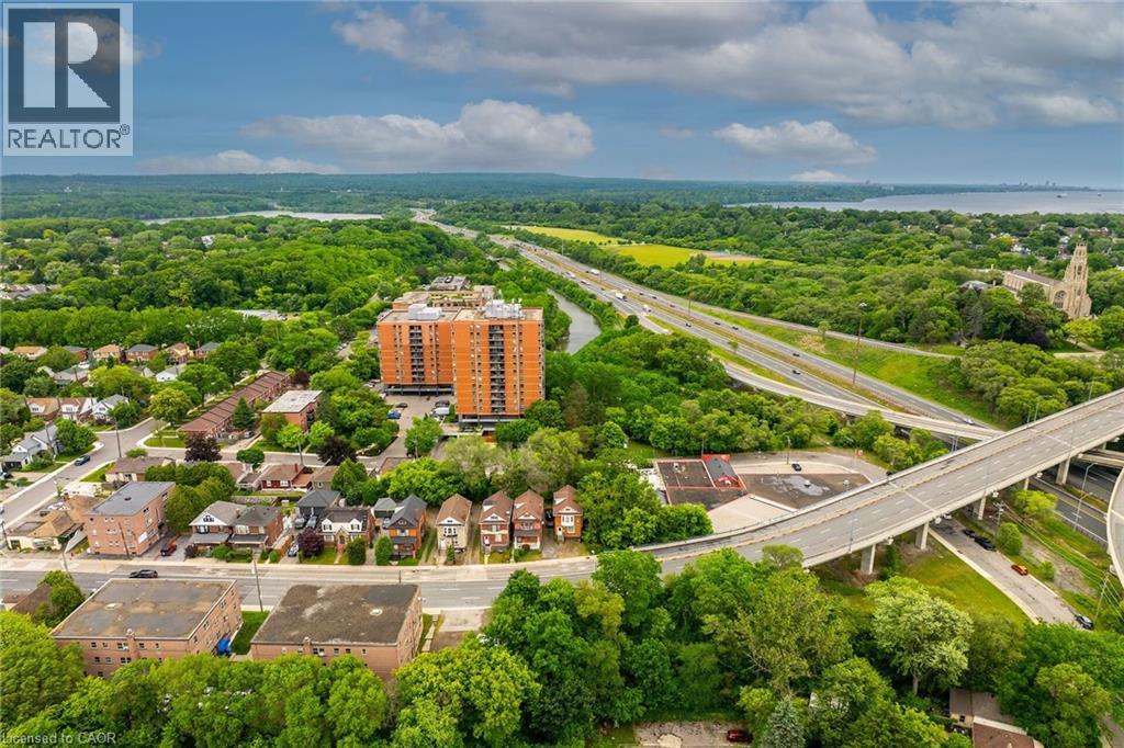 738 KING Street W - 45