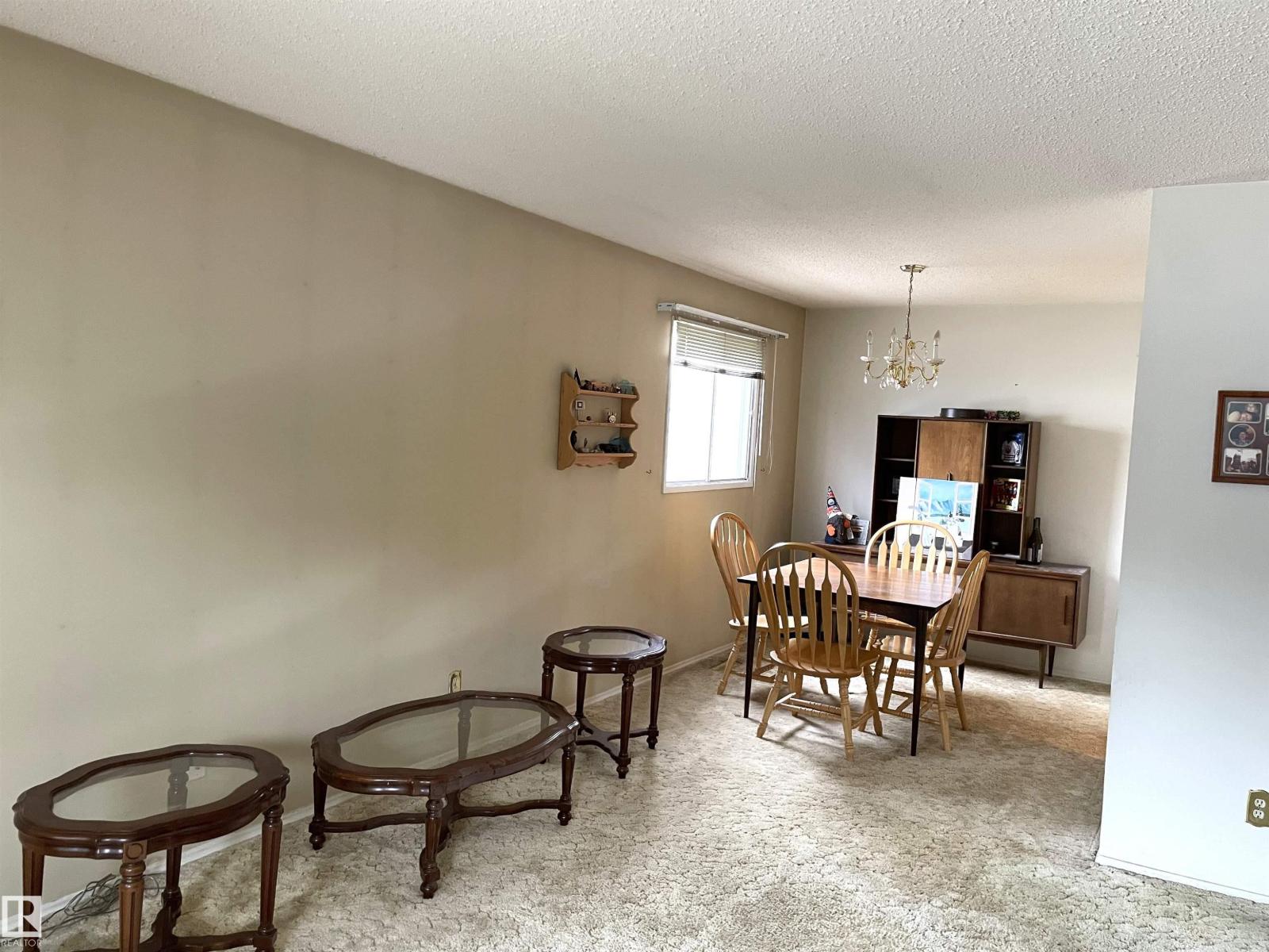 6808 11 Av NW photo 5 — MLS® E4478786