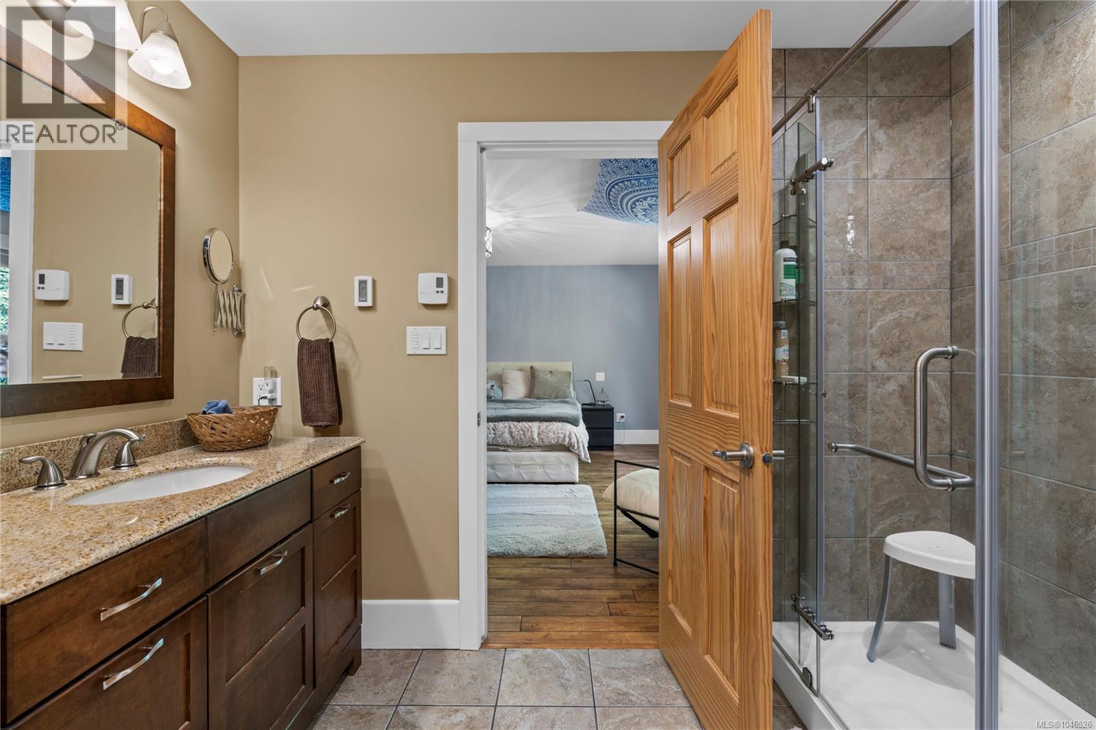 825 Fern Rd E, Qualicum Beach