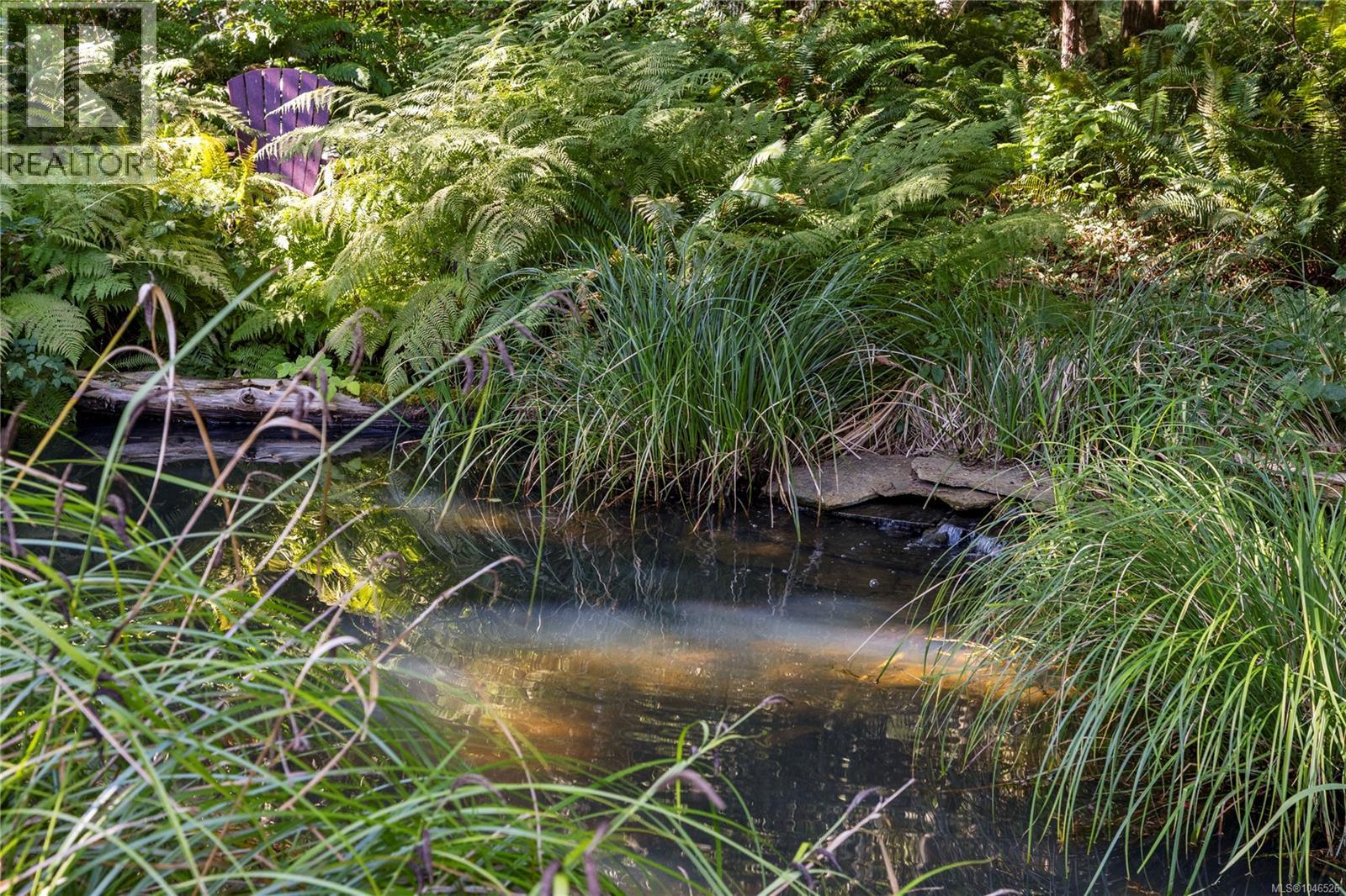825 Fern Rd E, Qualicum Beach