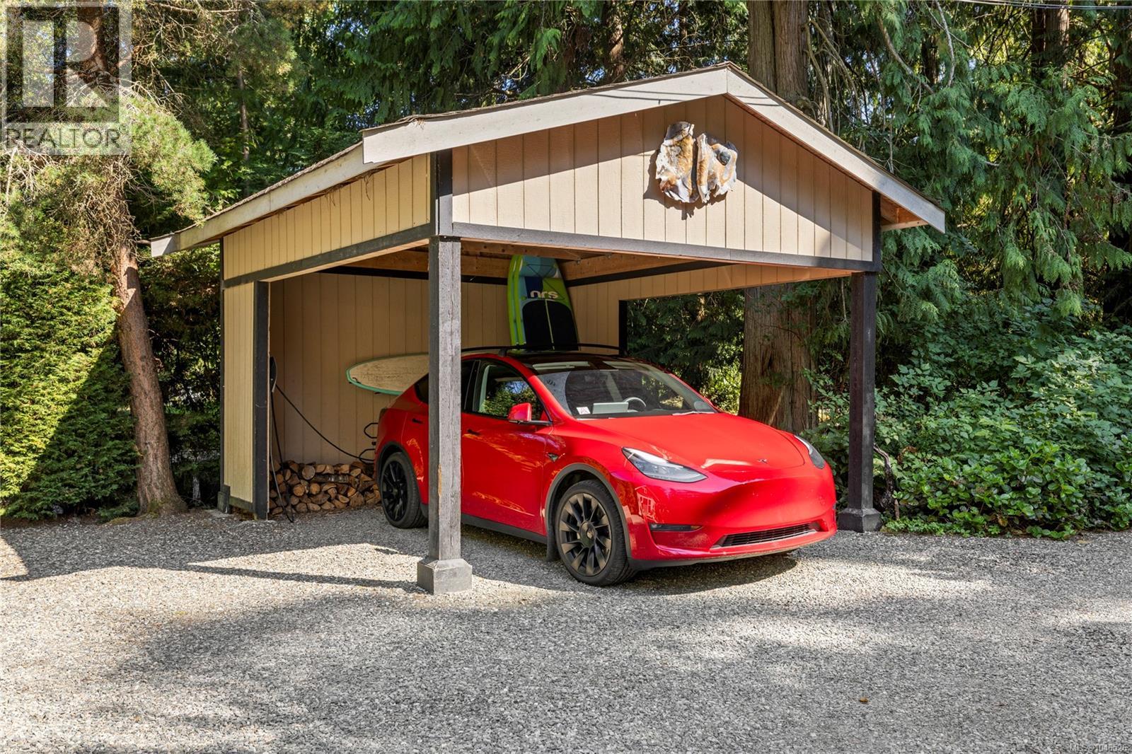 825 Fern Rd E, Qualicum Beach