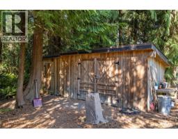 Living room - 825 Fern Rd E, Qualicum Beach, BC V9K1M3 Photo 10