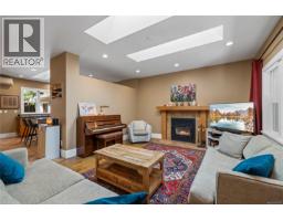 Bedroom - 825 Fern Rd E, Qualicum Beach, BC V9K1M3 Photo 14