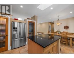 825 Fern Rd E, Qualicum Beach, BC V9K1M3 Photo 25