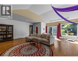 825 Fern Rd E, Qualicum Beach, BC V9K1M3 Photo 34