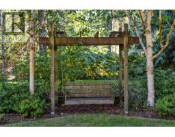 Entrance - 825 Fern Rd E, Qualicum Beach, BC V9K1M3 Photo 9