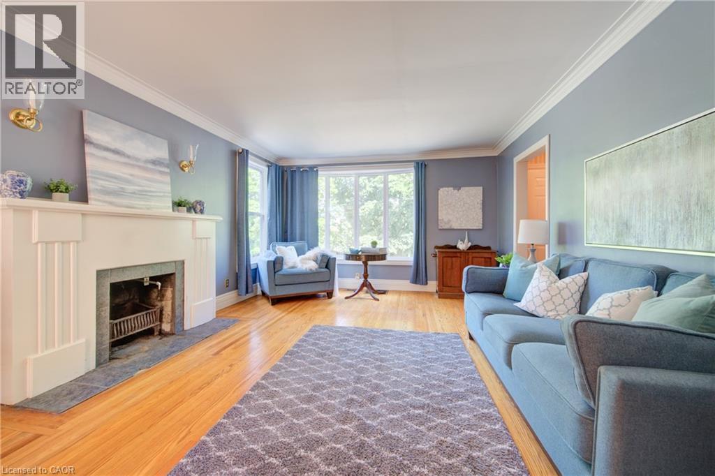 24 FOREST Road - 11