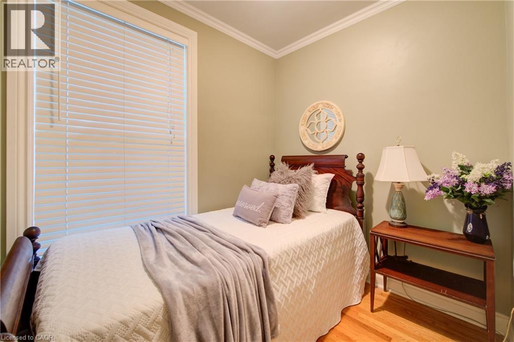 24 FOREST Road - 20