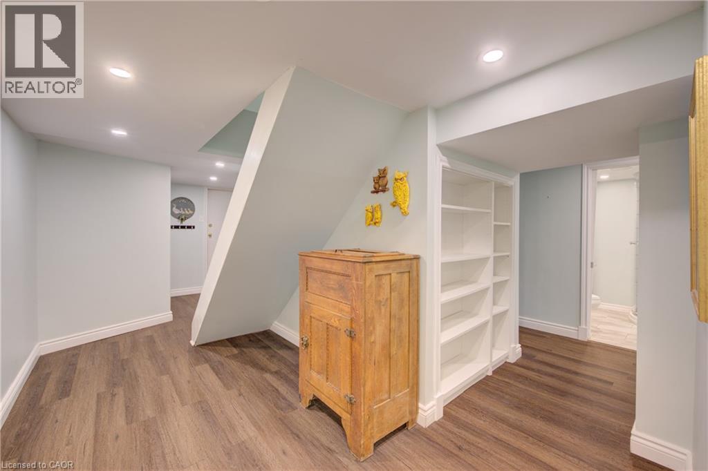 24 FOREST Road - Image 25