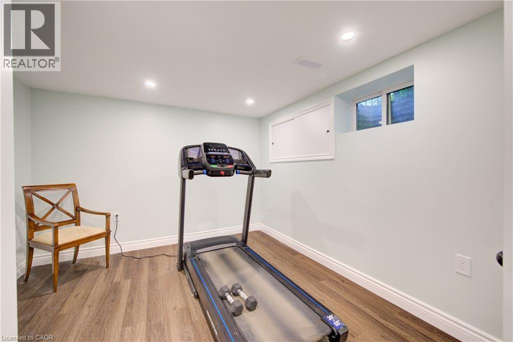 24 FOREST Road - 29