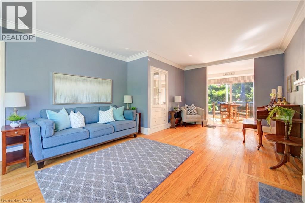 24 FOREST Road - Image 8