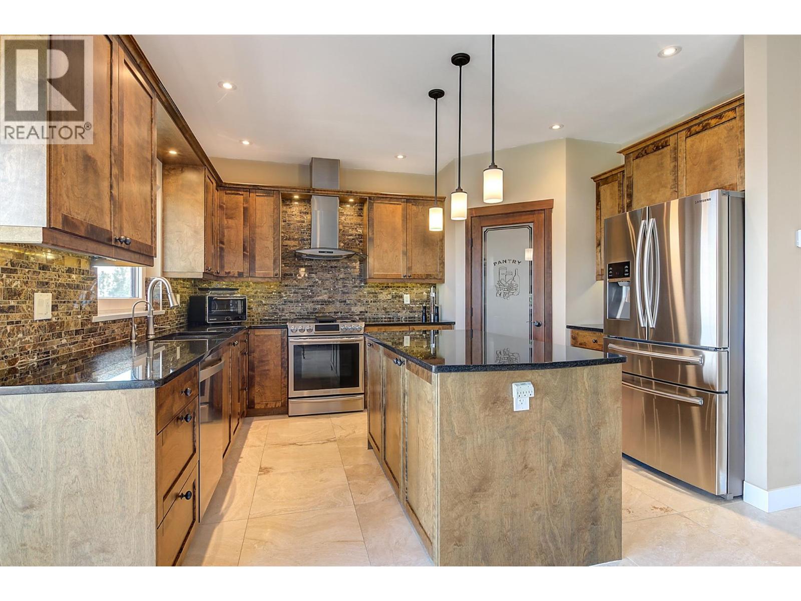 6172 Seymoure Avenue, Peachland