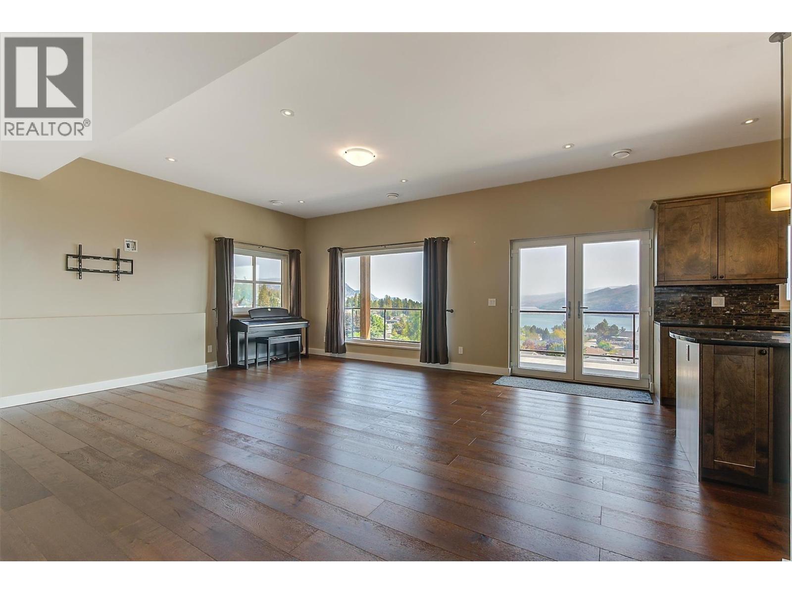6172 Seymoure Avenue - 45