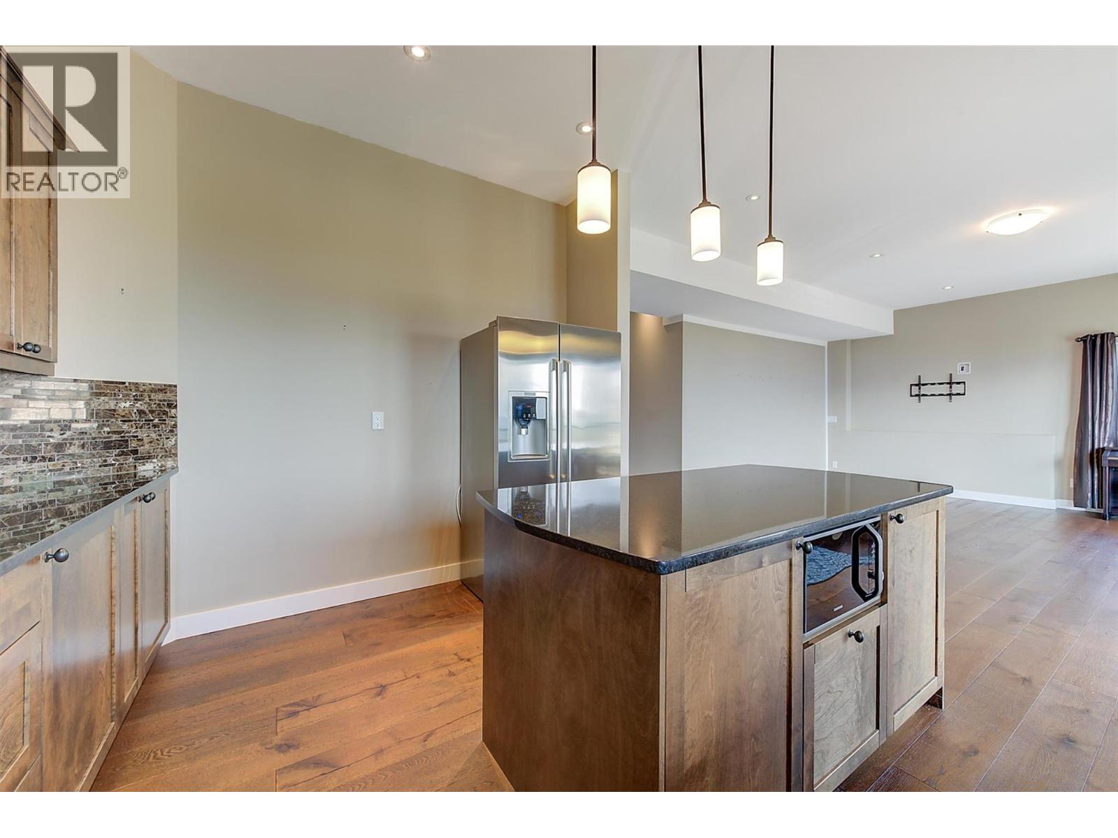 6172 Seymoure Avenue - 51