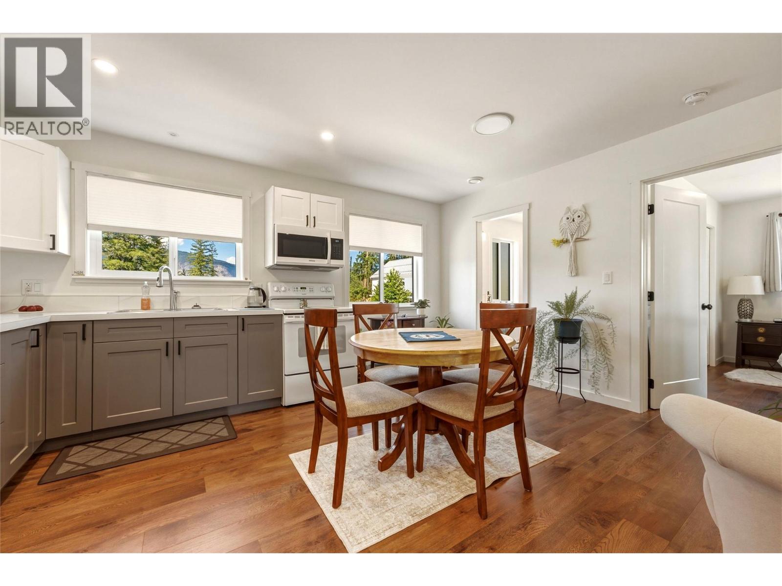 #8 3820 20 Street NE - 62