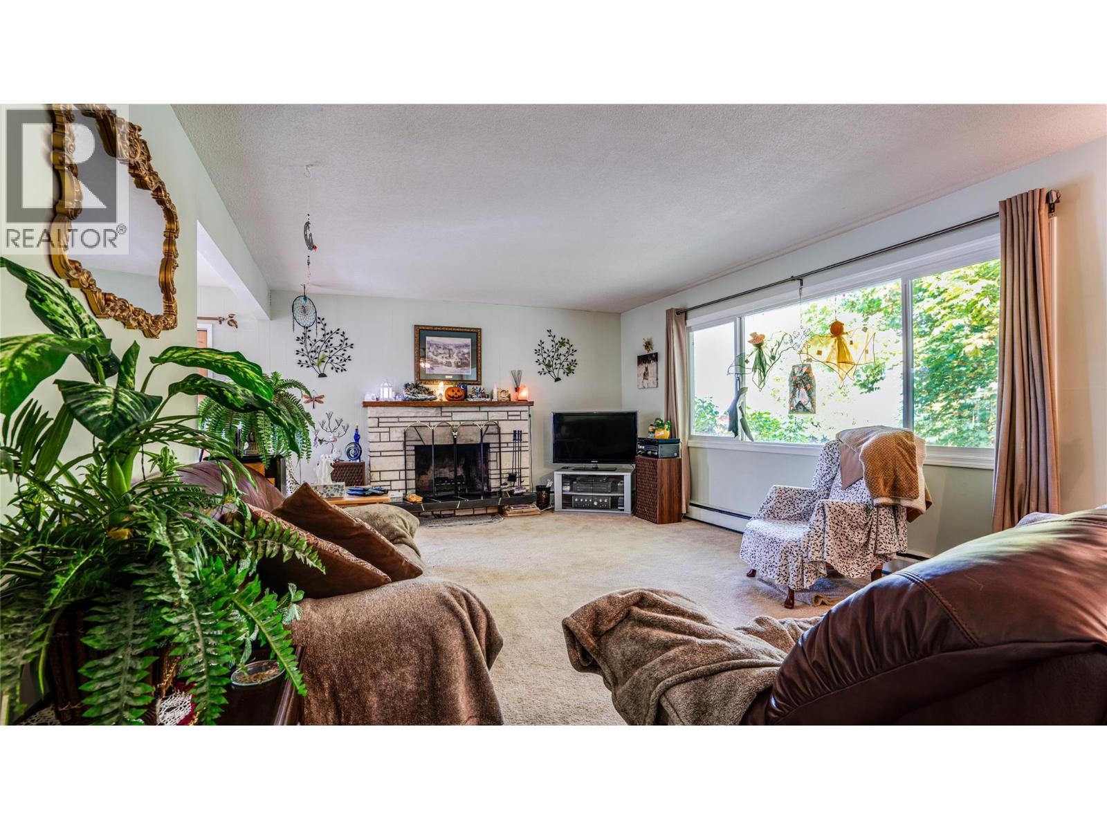 340 Lakeshore Drive - 4