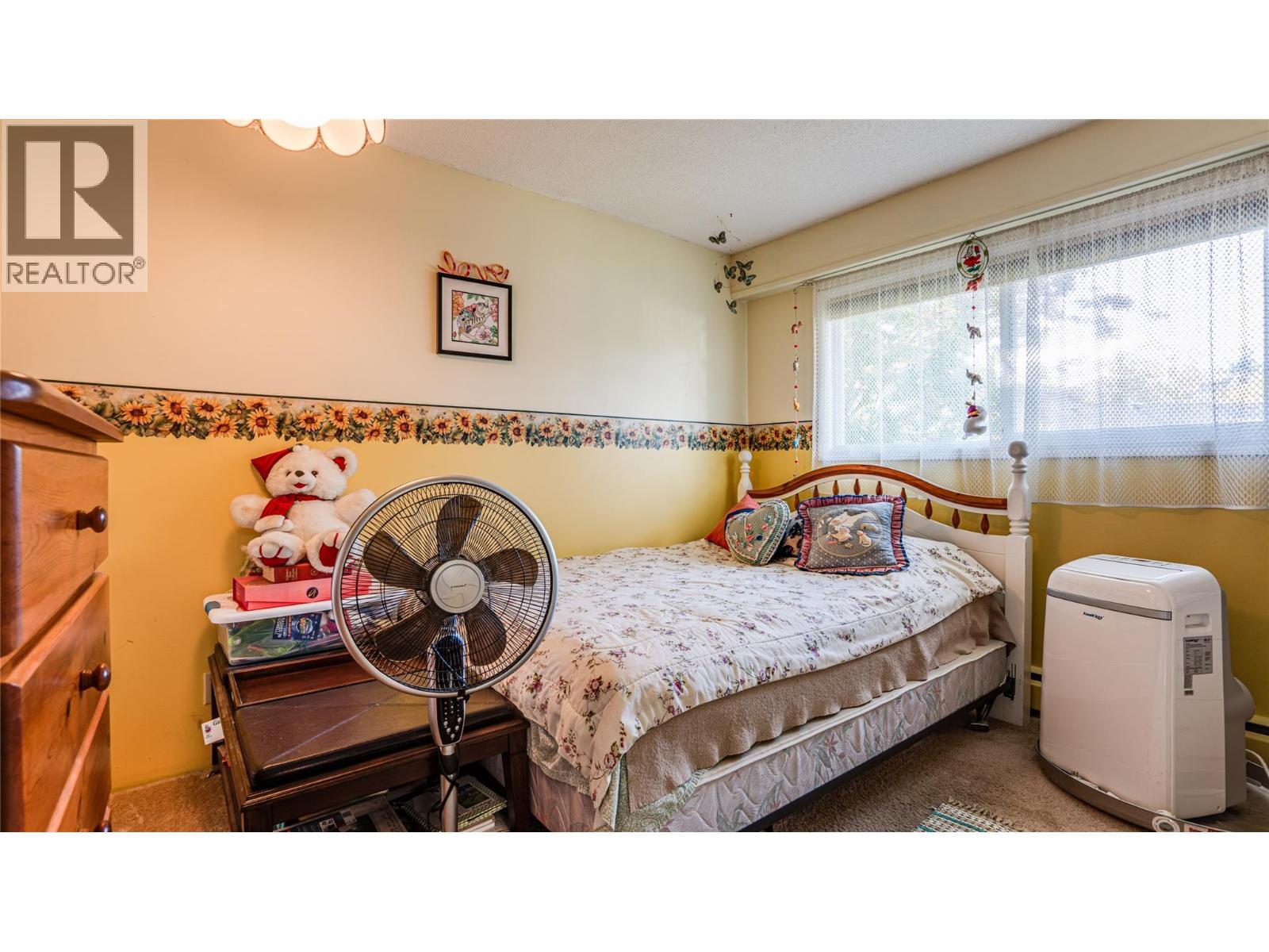 340 Lakeshore Drive - Image 8