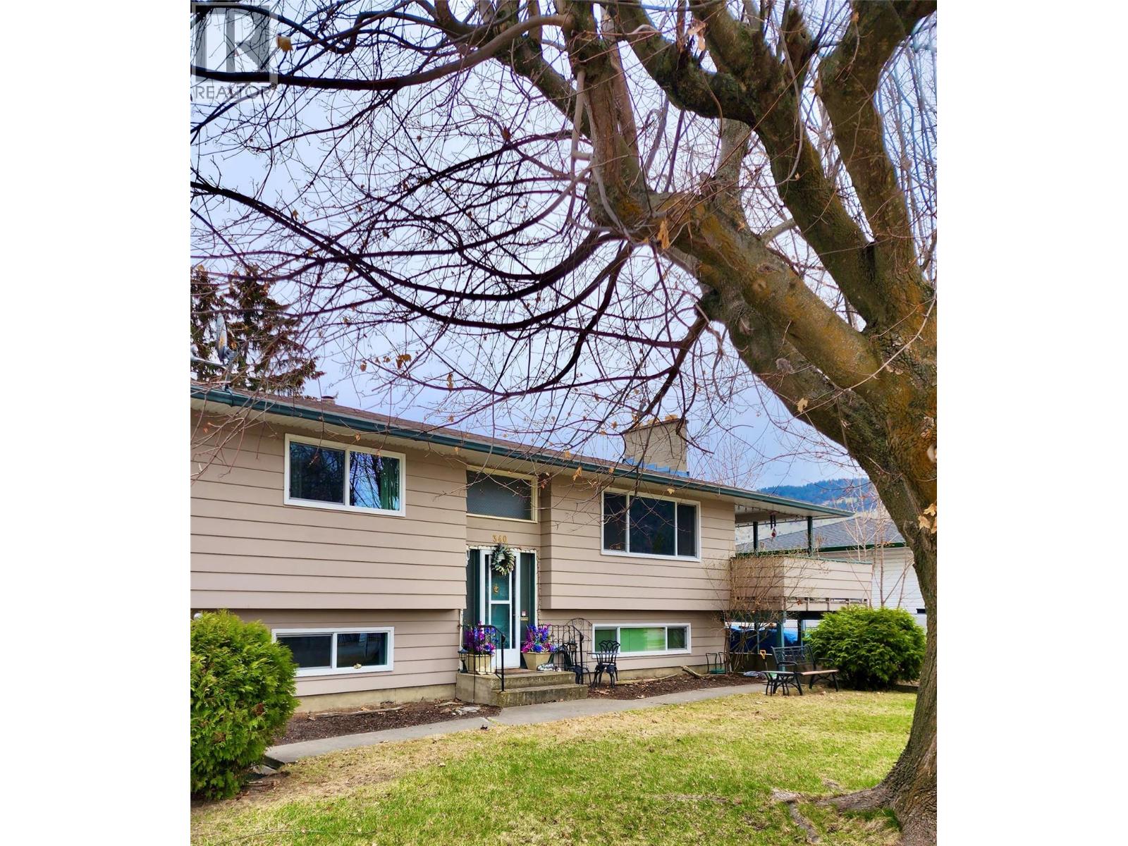 340 Lakeshore Drive - 2