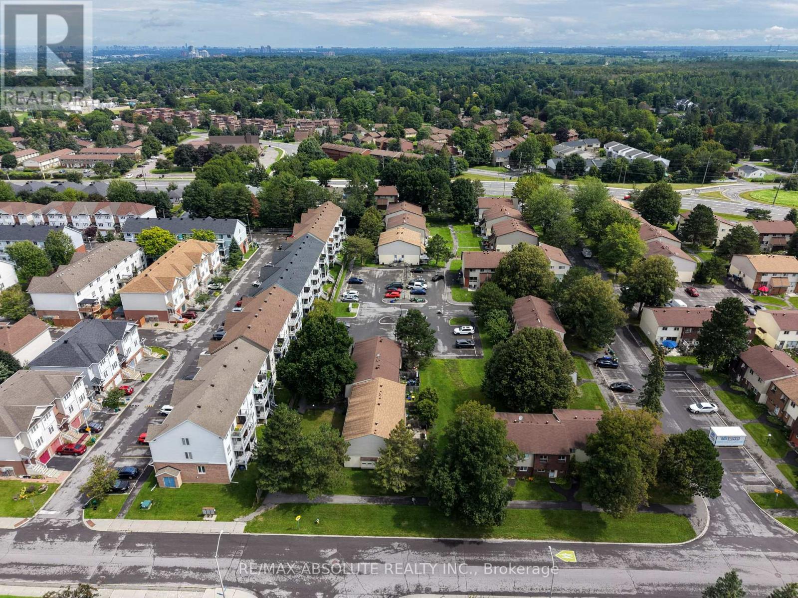 30 E SONNET CRESCENT - 22