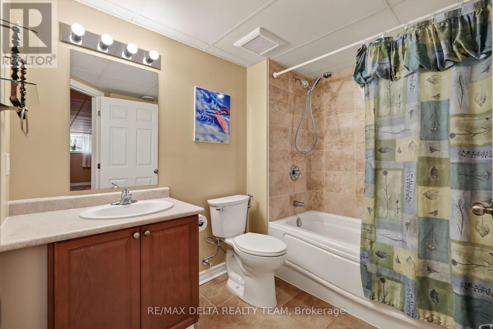 175 FELICITY CRESCENT - 35