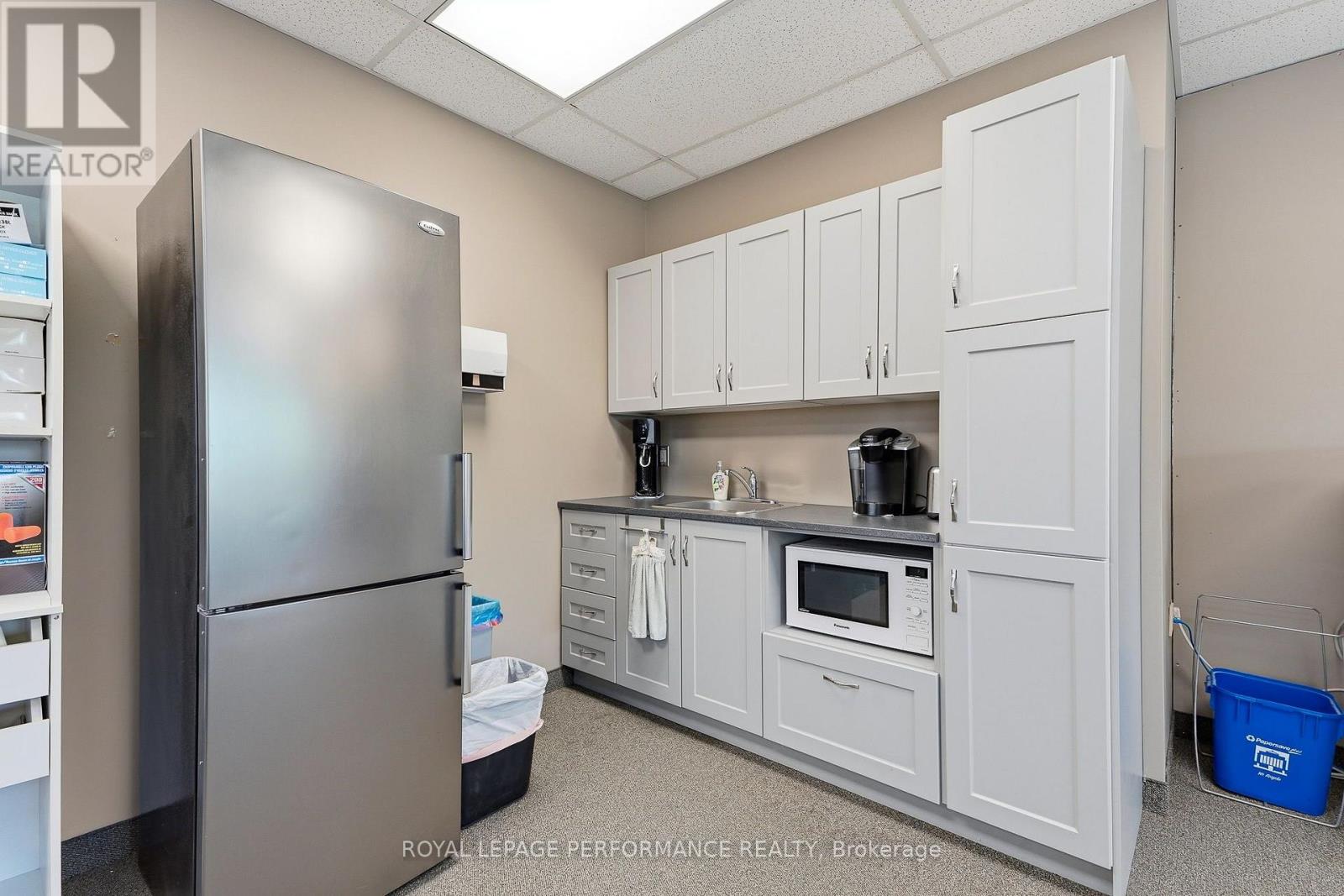 B1-B2 - 2212 Gladwin Crescent