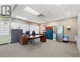 B1-b2 - 2212 Gladwin Crescent, Ottawa, ON K1B5N1 Photo 10