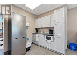 B1-b2 - 2212 Gladwin Crescent, Ottawa, ON K1B5N1 Photo 12
