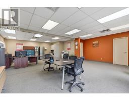 B1-b2 - 2212 Gladwin Crescent, Ottawa, ON K1B5N1 Photo 6