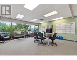 B1-b2 - 2212 Gladwin Crescent, Ottawa, ON K1B5N1 Photo 8
