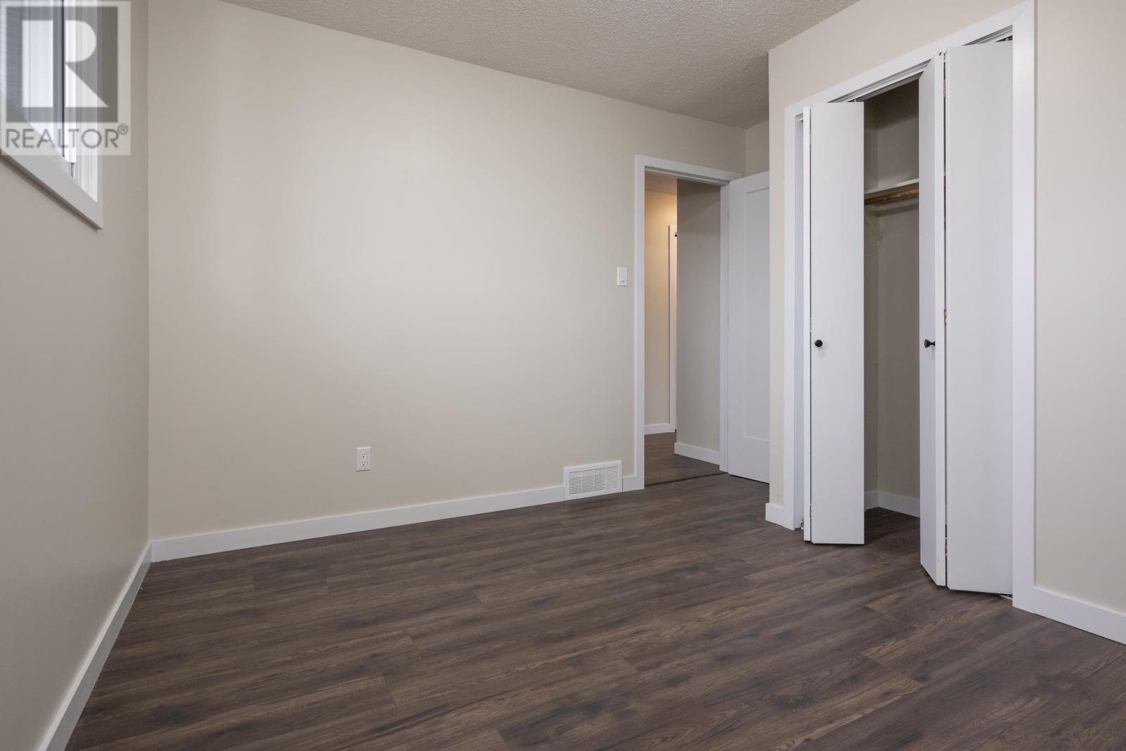 262 Sheridan Cres - Image 10