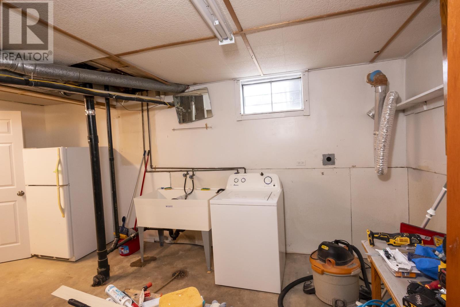 262 Sheridan Cres - Image 32