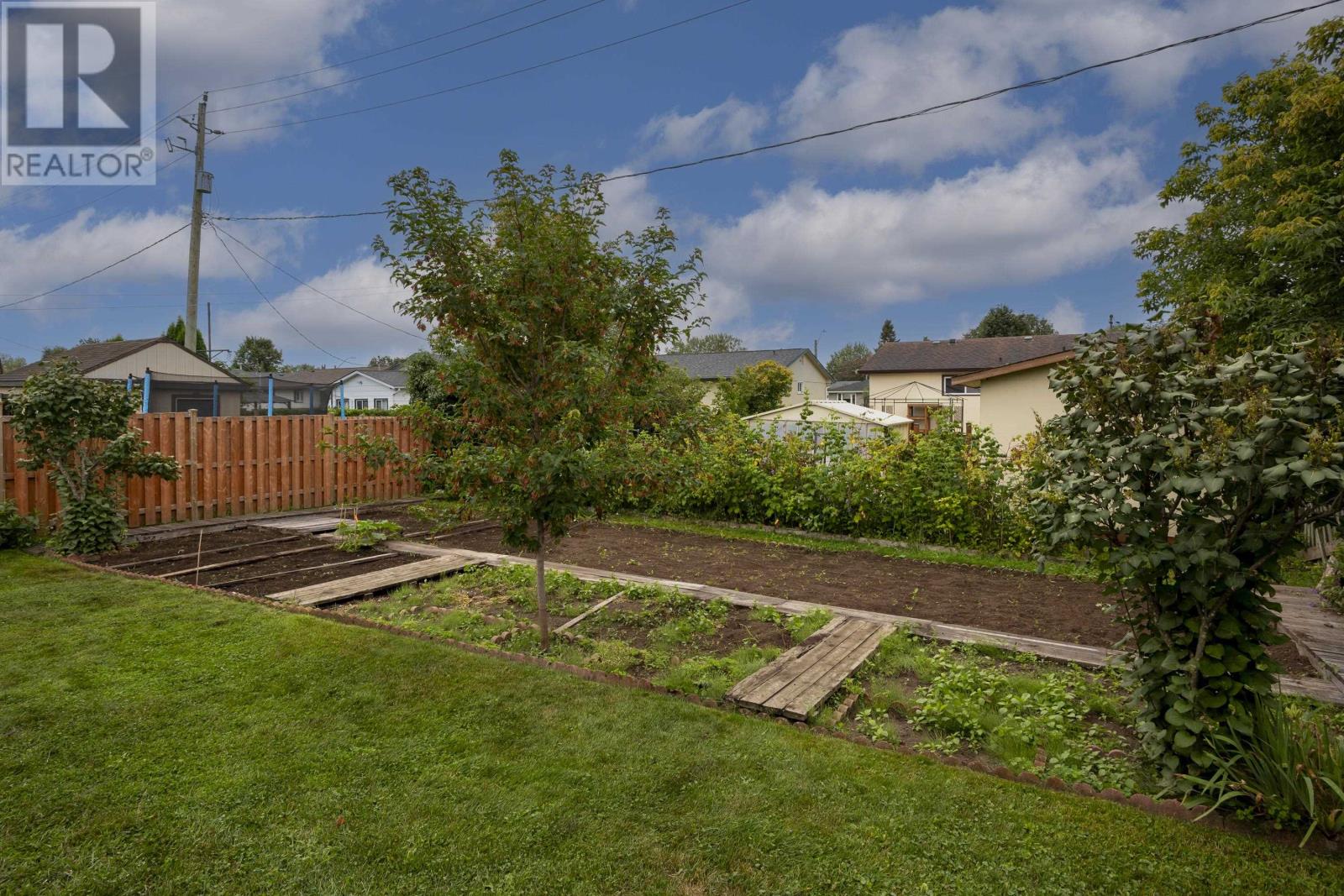 262 Sheridan Cres - Image 39
