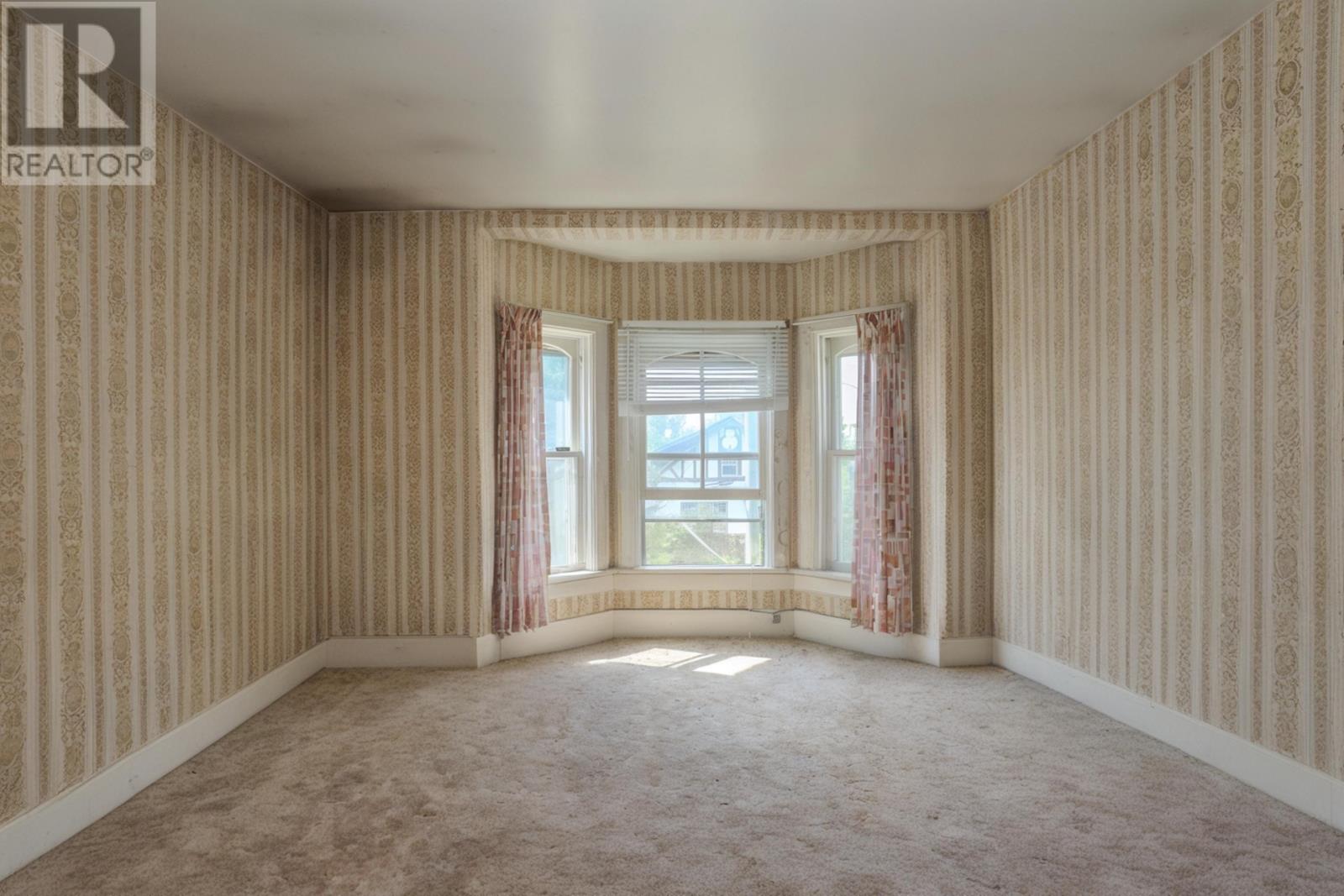 348 Ambrose ST - 12