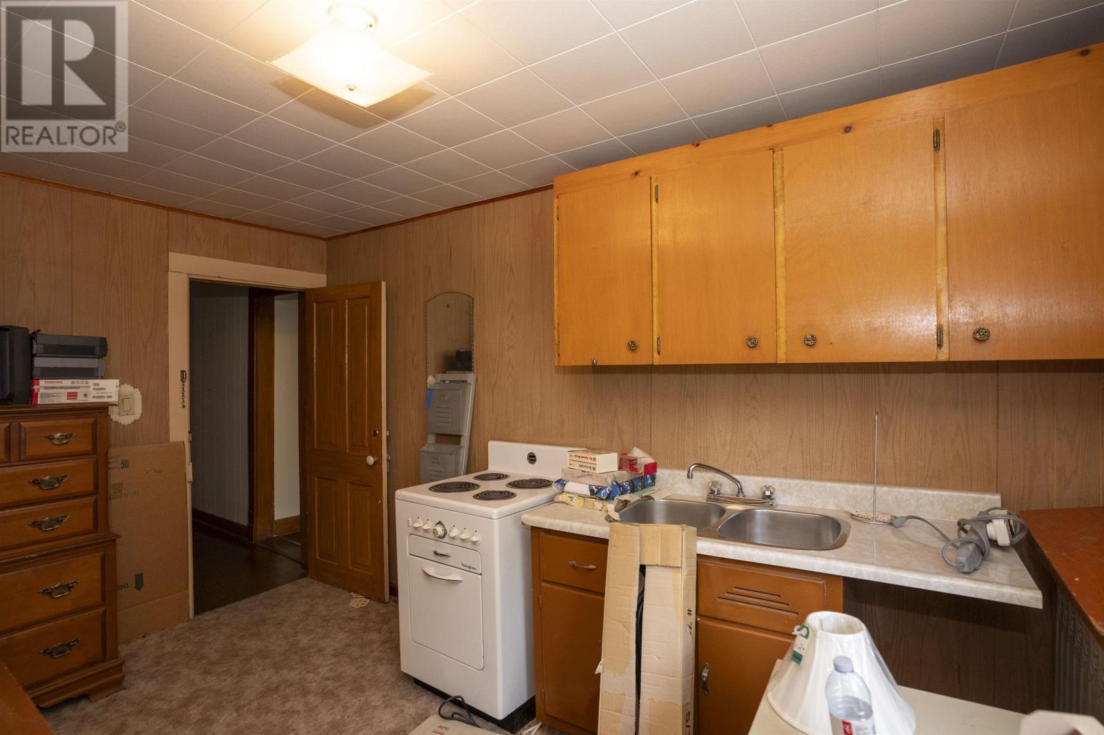 348 Ambrose ST - Image 38
