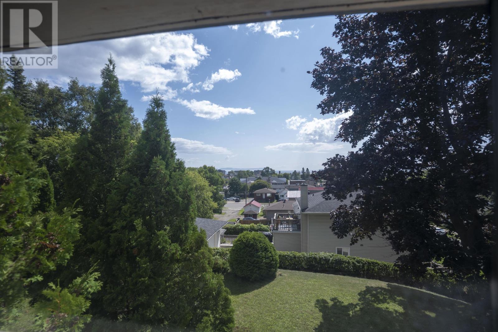 348 Ambrose ST - Image 42