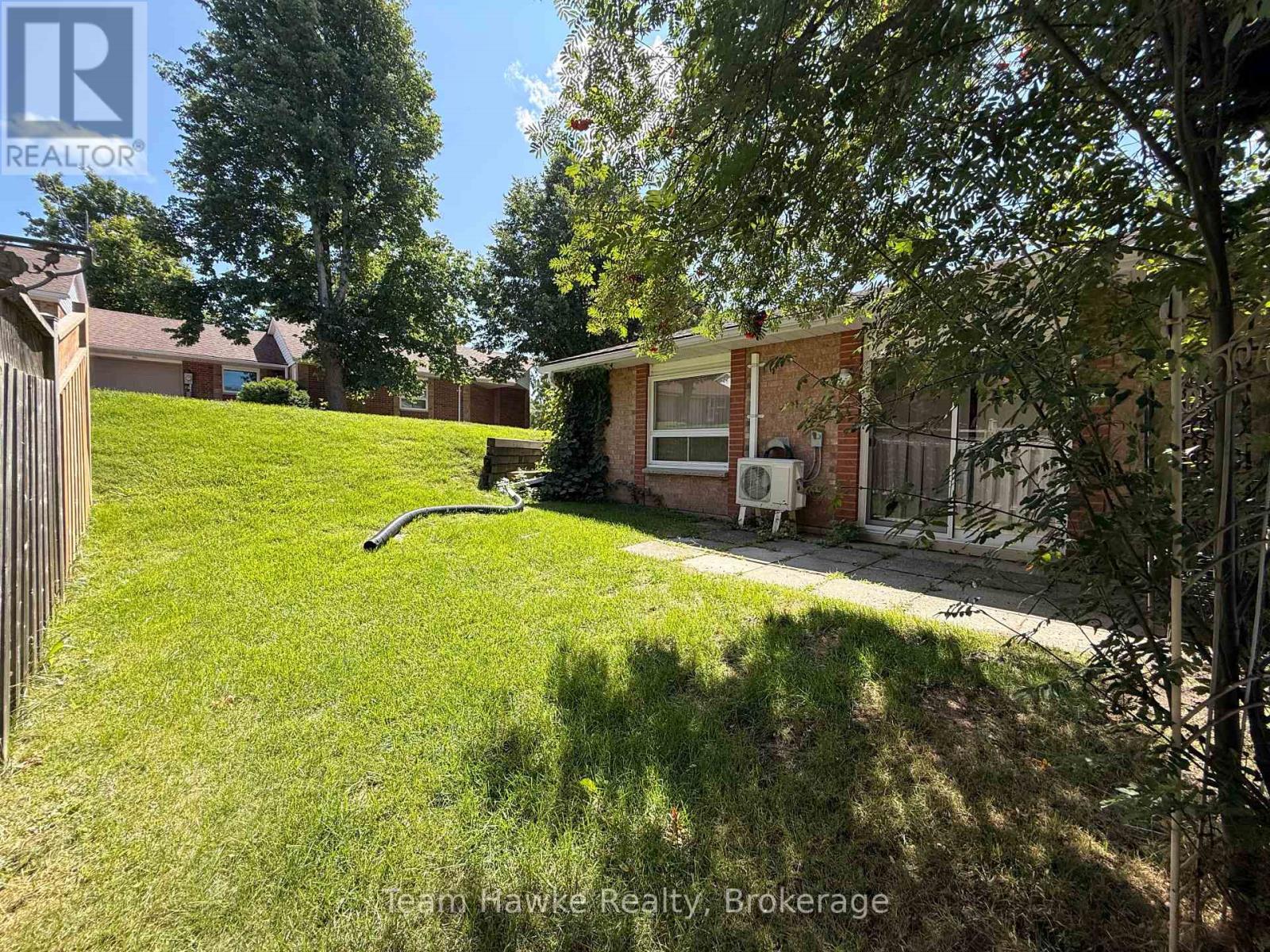 #72 696 KING STREET - Image 17