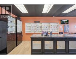 812 Edmonton Trail Ne, Calgary, AB T2E3J6 Photo 10