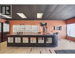 812 Edmonton Trail Ne, Calgary, AB T2E3J6 Photo 11