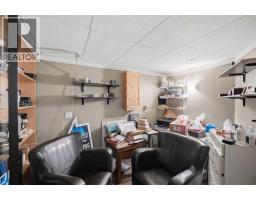 812 Edmonton Trail Ne, Calgary, AB T2E3J6 Photo 8