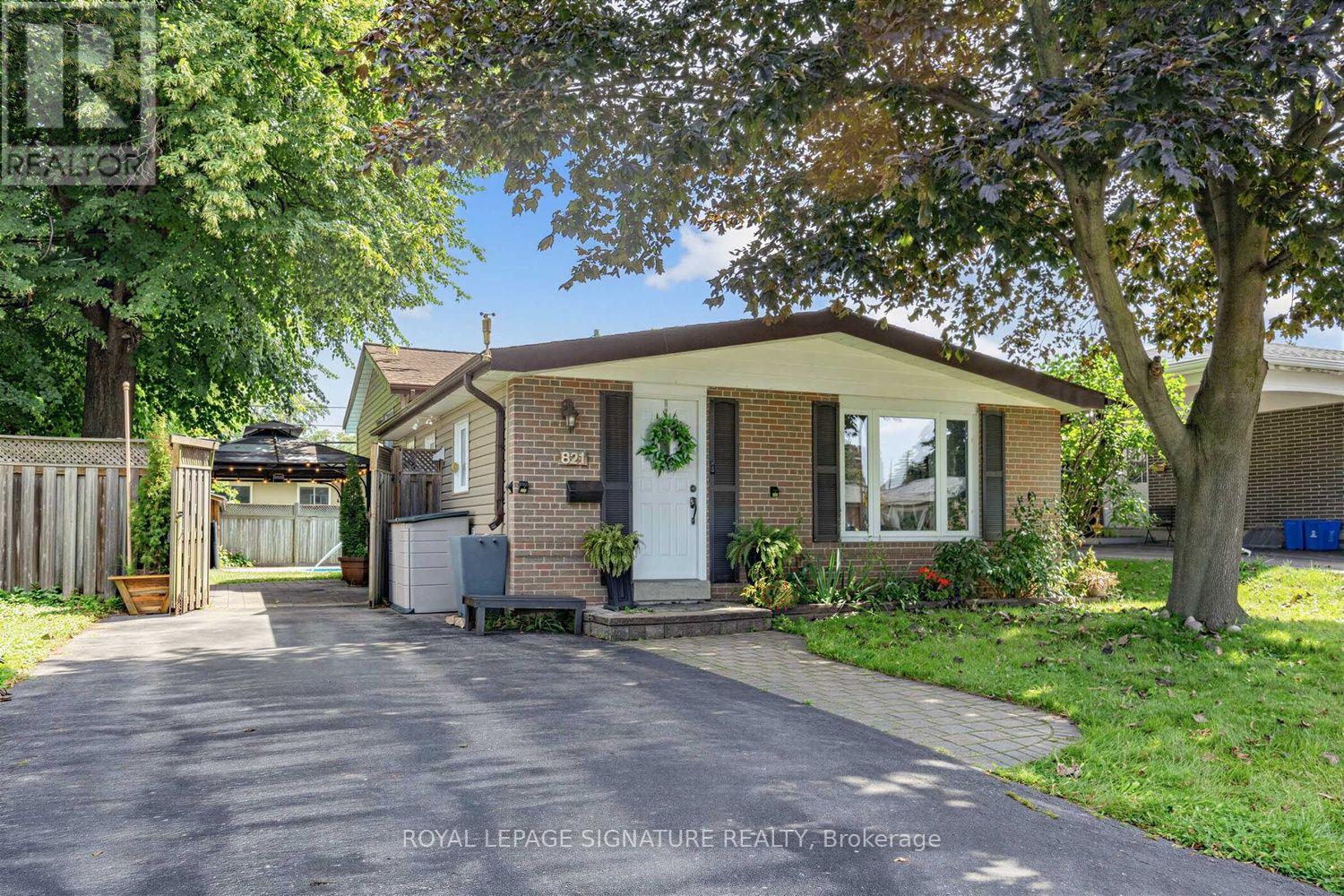 821 KROSNO BOULEVARD - 1