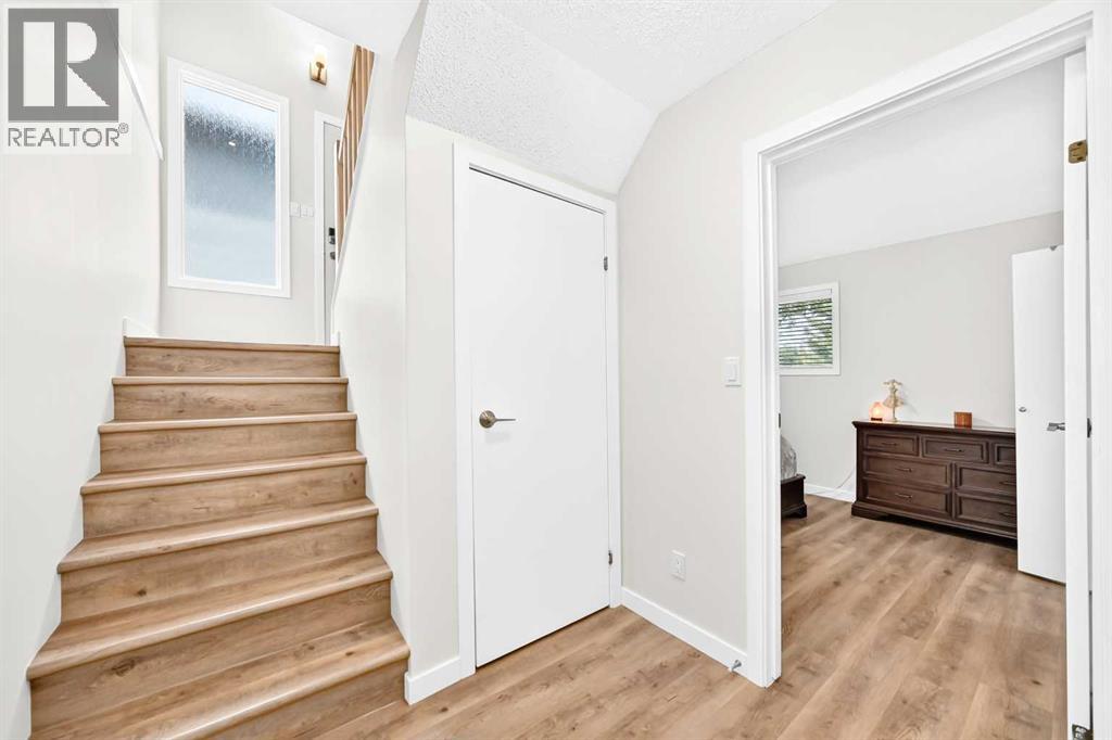 #B 109 Stanley Avenue - 36