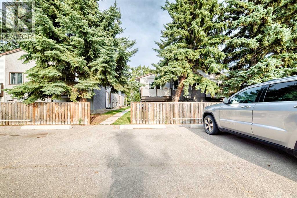 #B 109 Stanley Avenue - 39