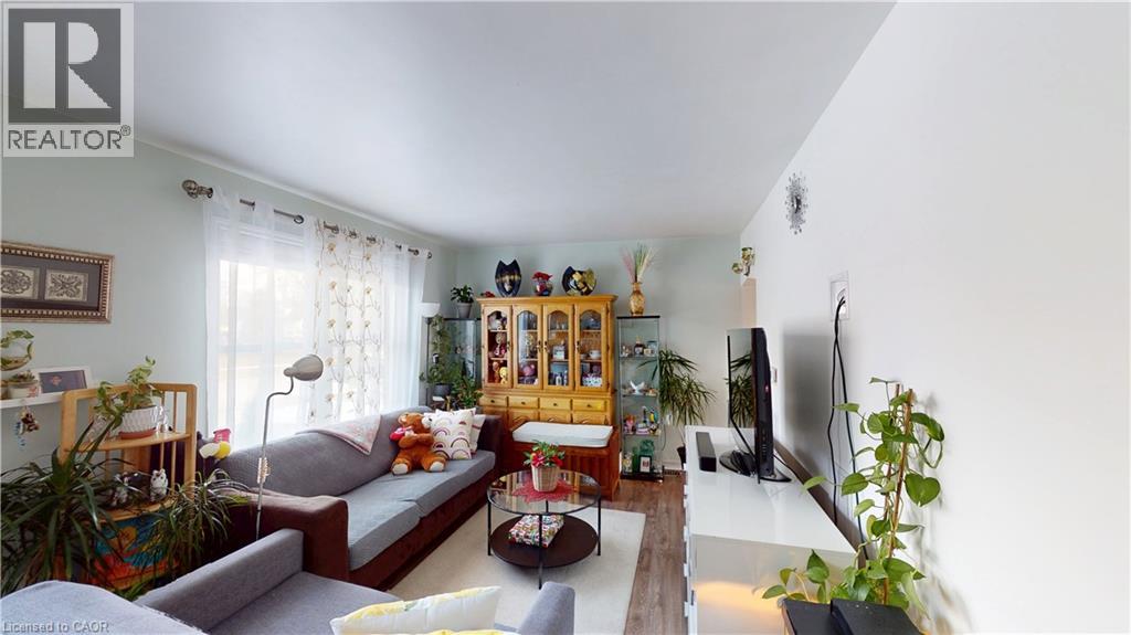 10 ARMSTRONG Avenue - 7