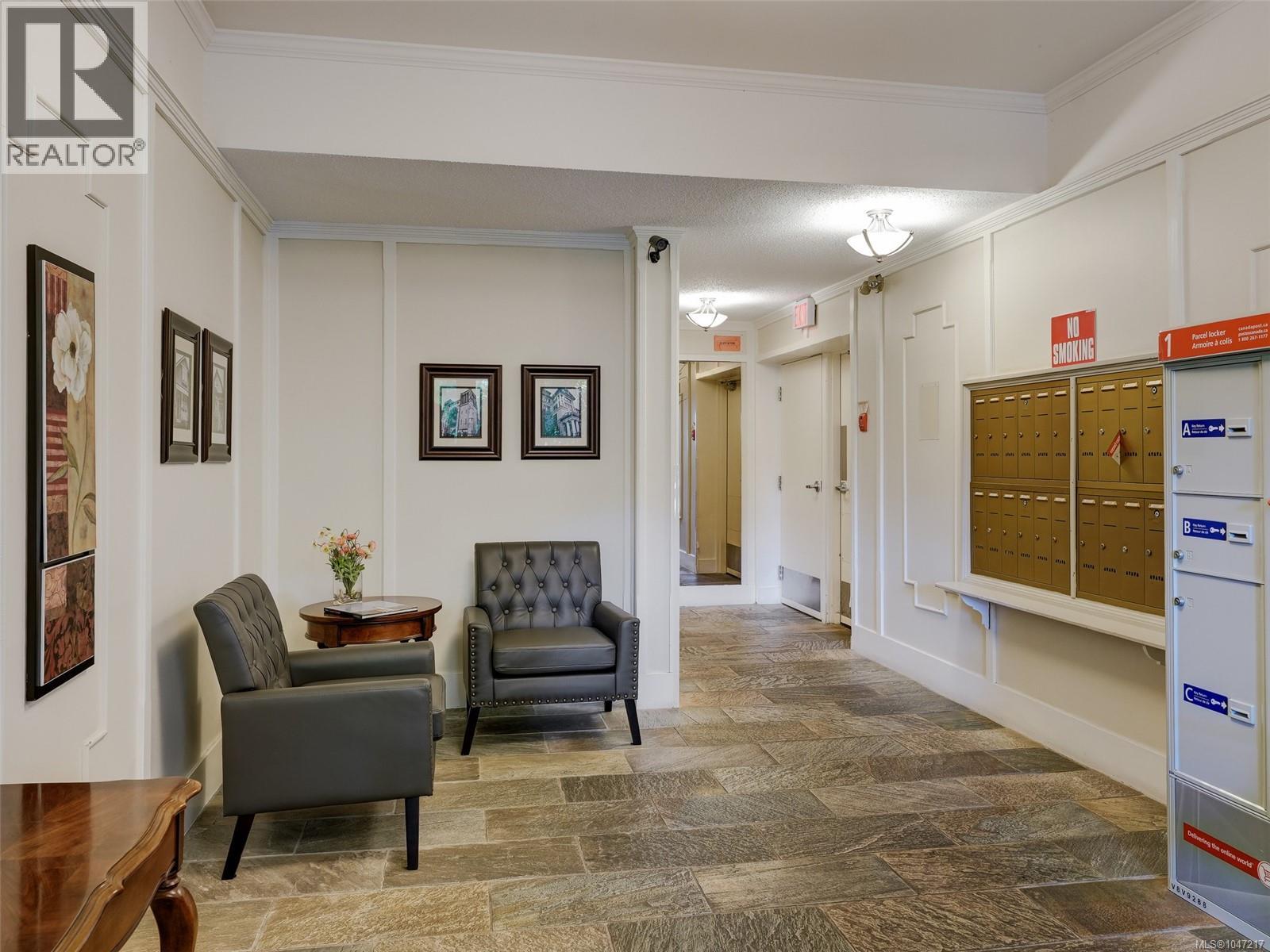 203 1120 Fairfield Road, Victoria
