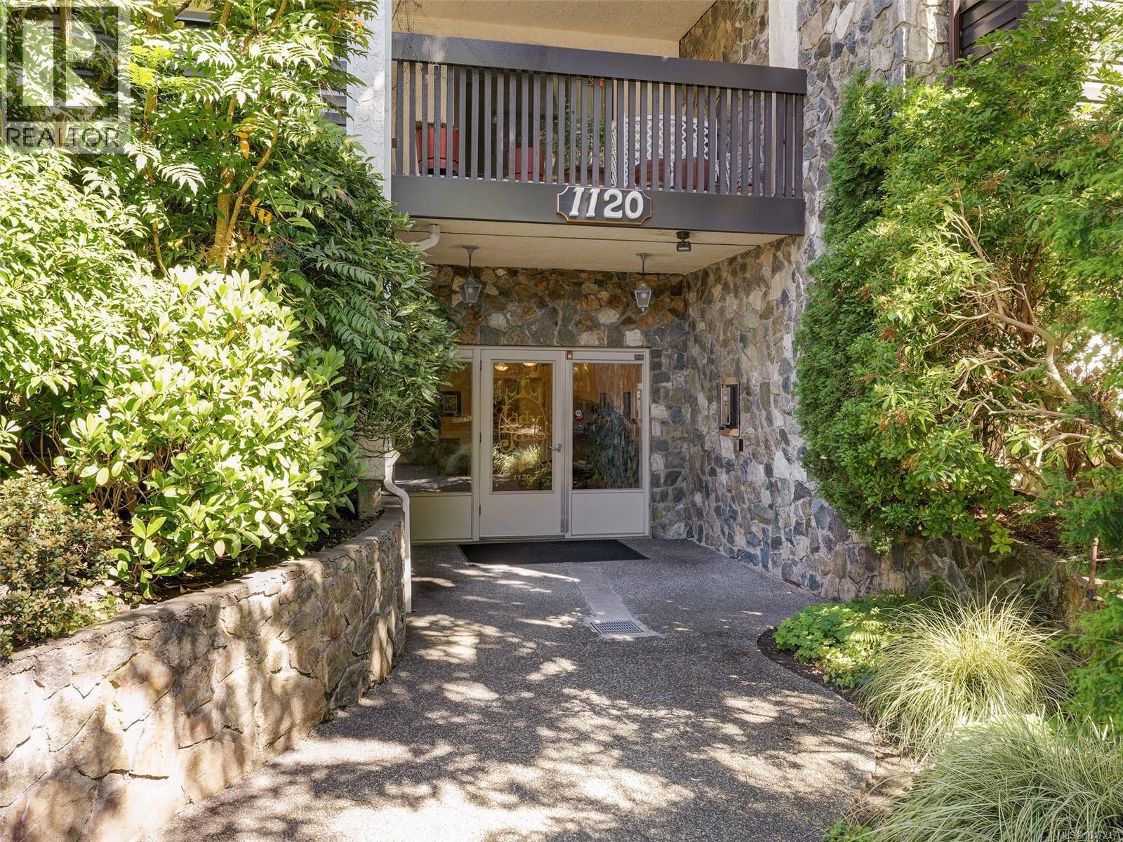 203 1120 Fairfield Road, Victoria